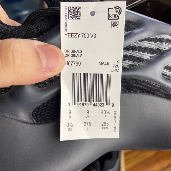 Adidas Yeezy 700 v3 alvah